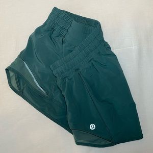 Lululemon Khaki green Hotty Hot Short 2.5”